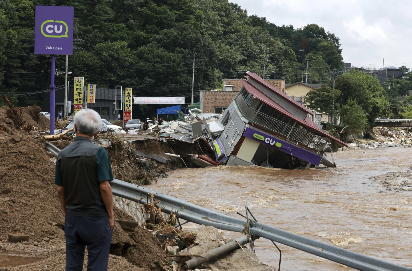 At Least 14 Dead, 12 Missing as Torrential Rains Batter South Korea for Fifth Straight Day
