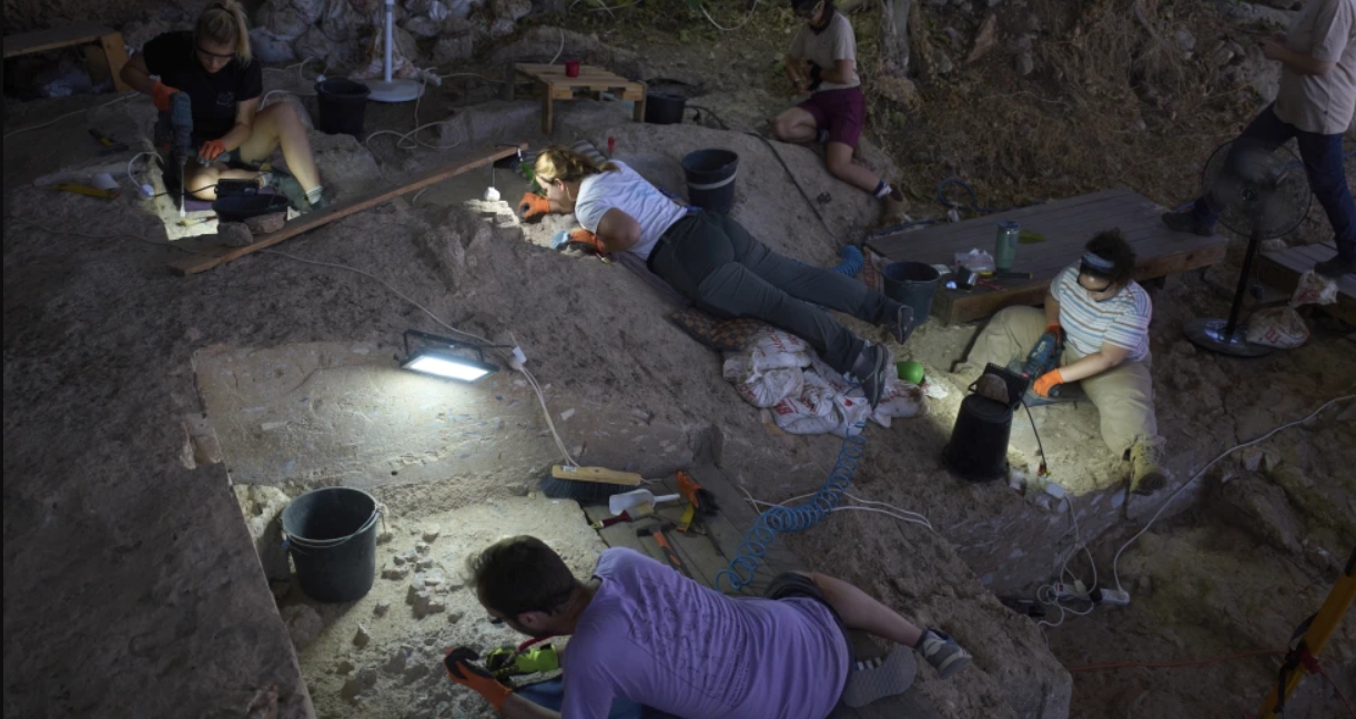 100,000-Year-Old Burial Site in Israel Redraws Human History: Evidence of Neanderthal–Homo Sapiens Rituals