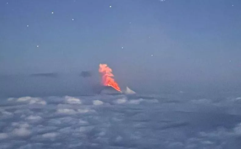 Russia’s Klyuchevskoy Volcano Erupts After Massive 8.8-Magnitude Kamchatka Earthquake