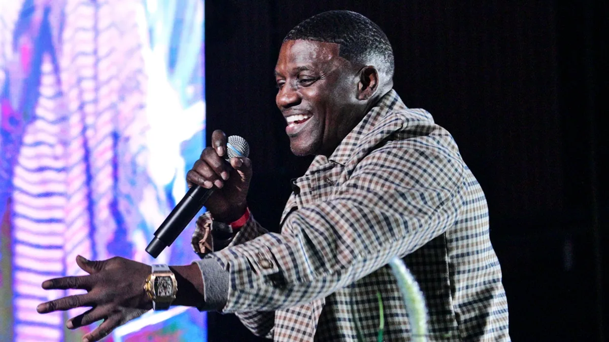 After Coldplay, Akon is the next global star heading to India! Check out dates for Delhi, Mumbai, Bengaluru, and how to book tickets on Distrito by Zomato.
